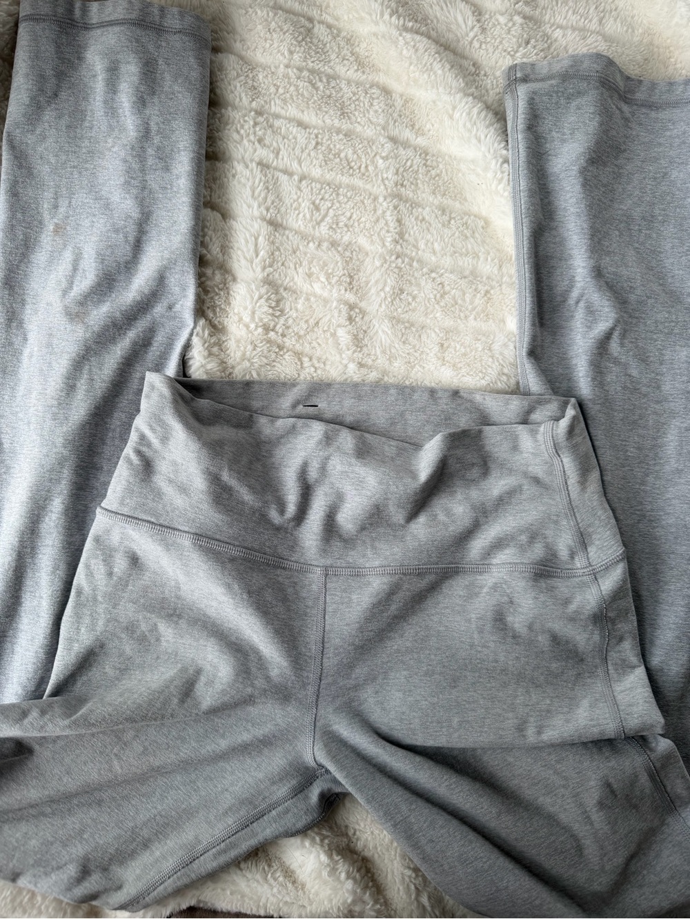 Aritzia Light Grey High-Rise Leggings